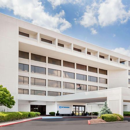 Wyndham Indianapolis Airport Hotel Exterior photo