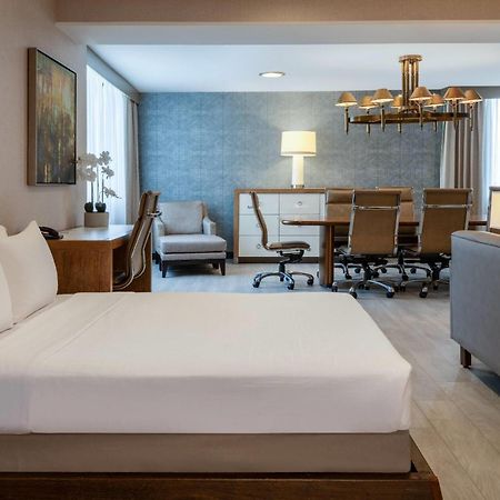 Wyndham Indianapolis Airport Hotel Exterior photo