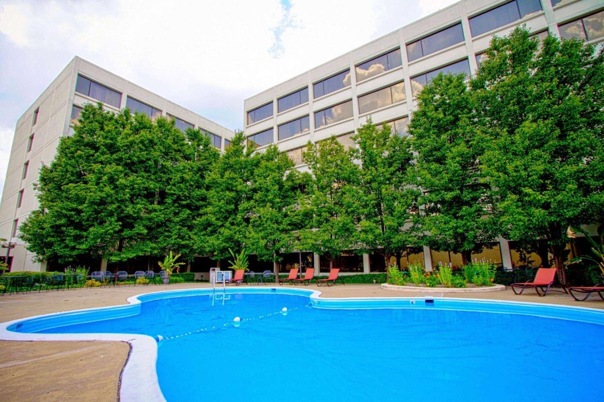 Wyndham Indianapolis Airport Hotel Exterior photo