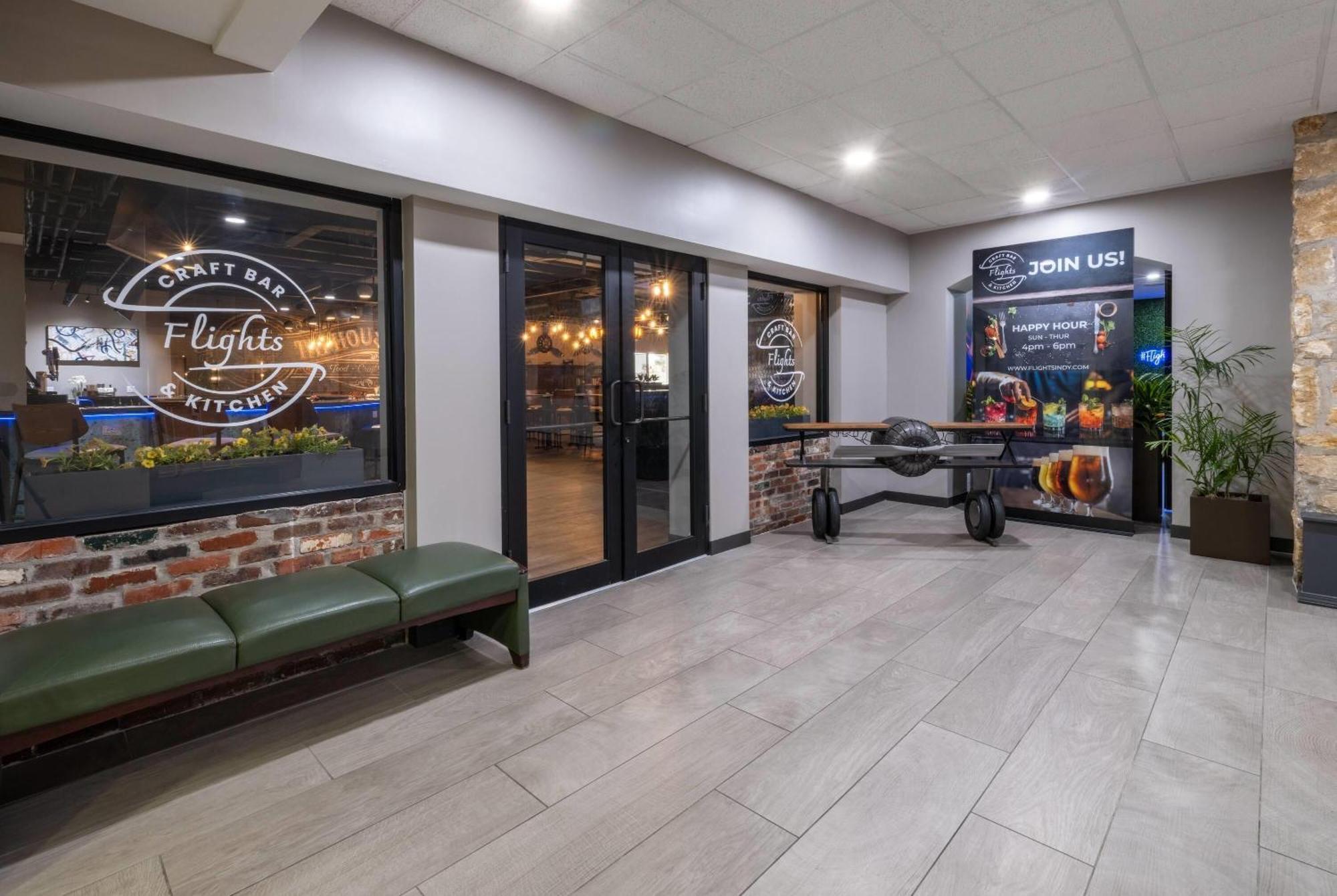 Wyndham Indianapolis Airport Hotel Exterior photo