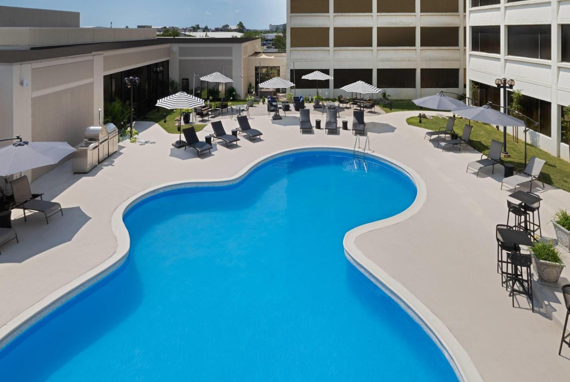 Wyndham Indianapolis Airport Hotel Exterior photo