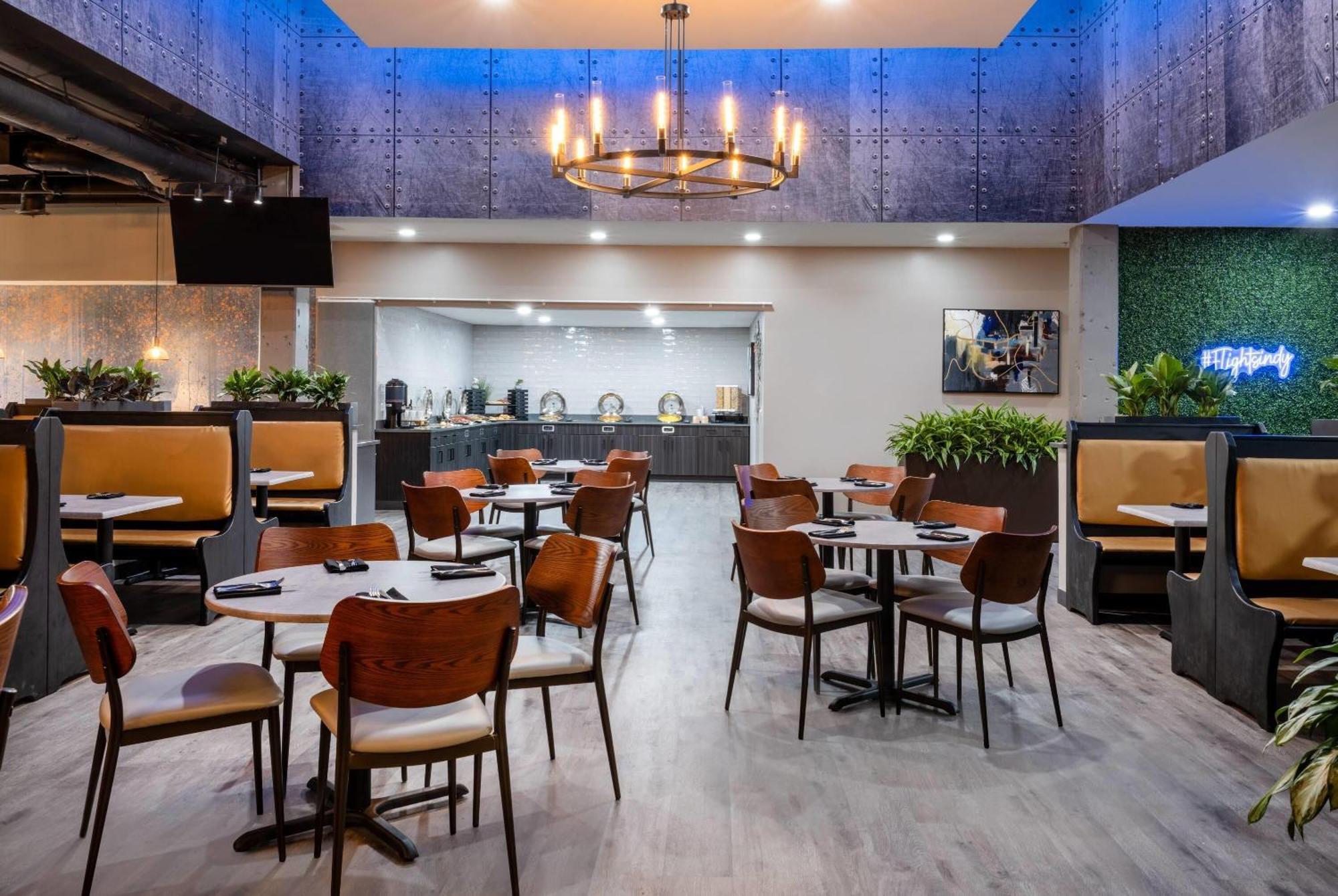 Wyndham Indianapolis Airport Hotel Exterior photo